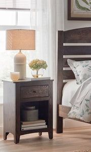 Amish Dover Bedroom Set