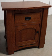 BEDROOM: Colebrook 1 Drawer/1 Door Nightstand in QSWO